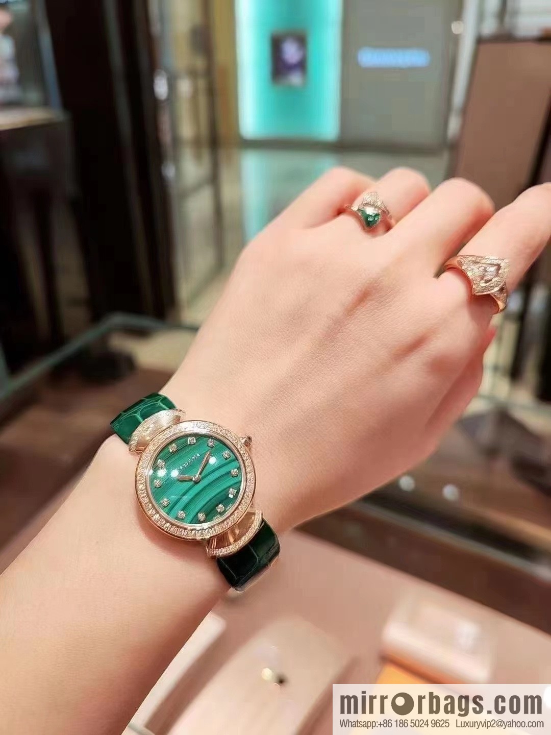 The DIVAS'DREAM women's quartz watch launched by Bulgari, a famous Italian luxury jewelry brand