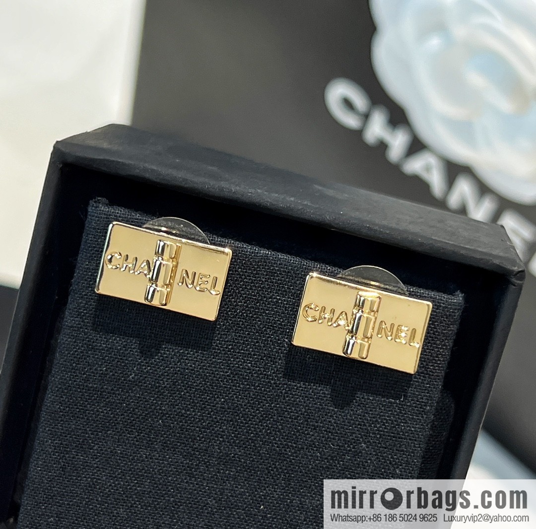 New ☑️ Chanel square gold stud earrings