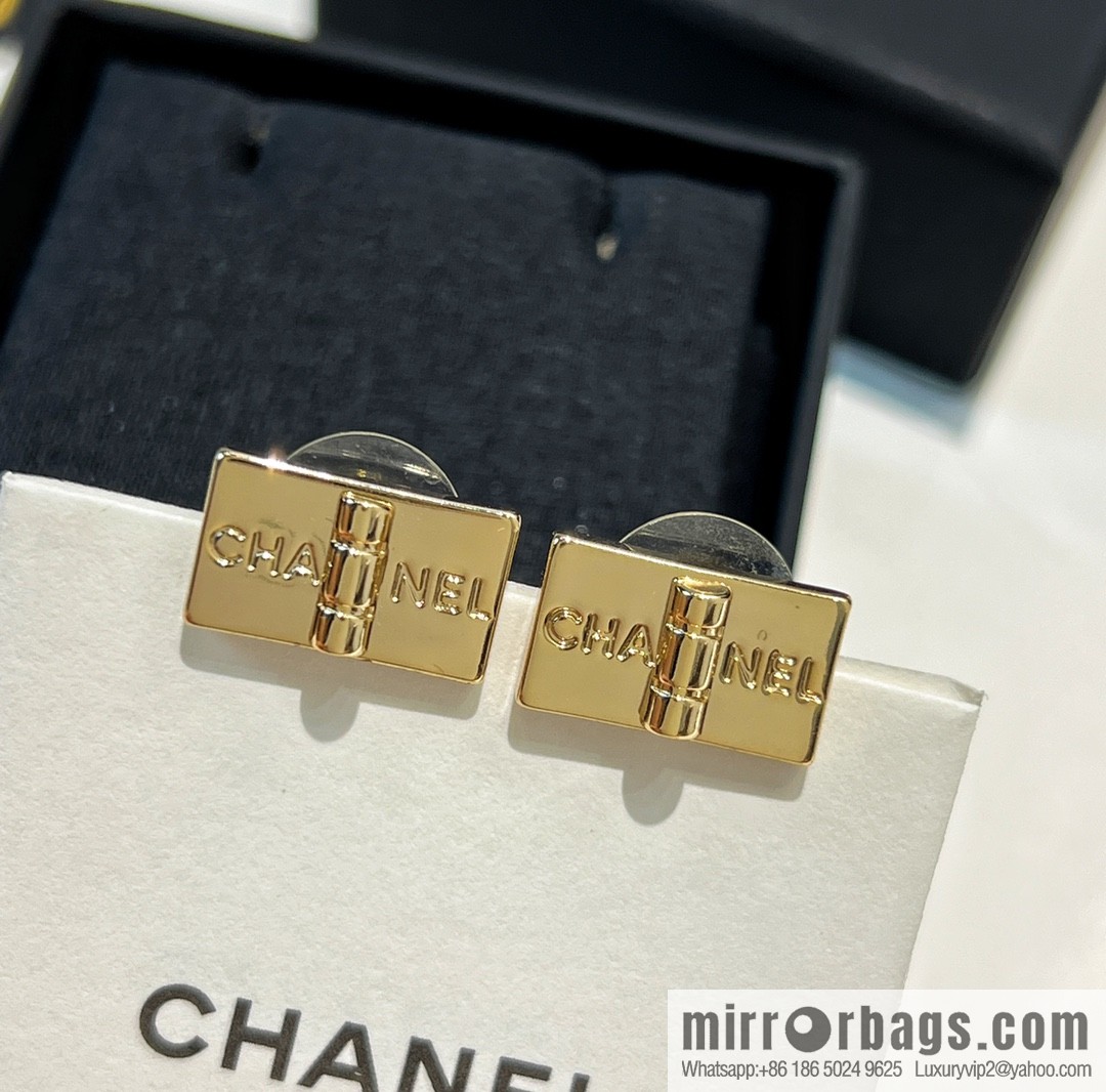 New ☑️ Chanel square gold stud earrings