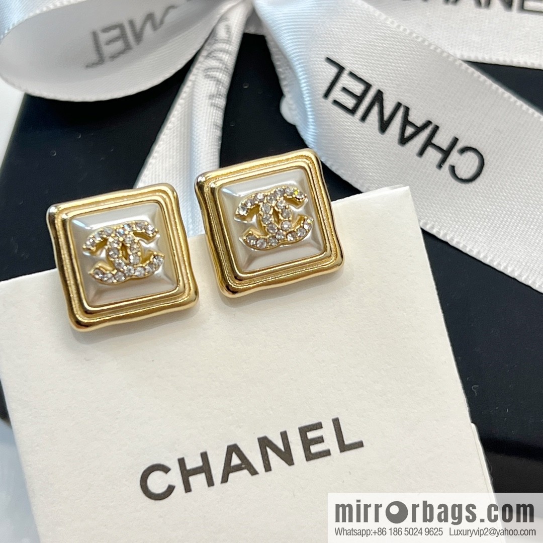 New ☑️ Chanel double c square stud earrings