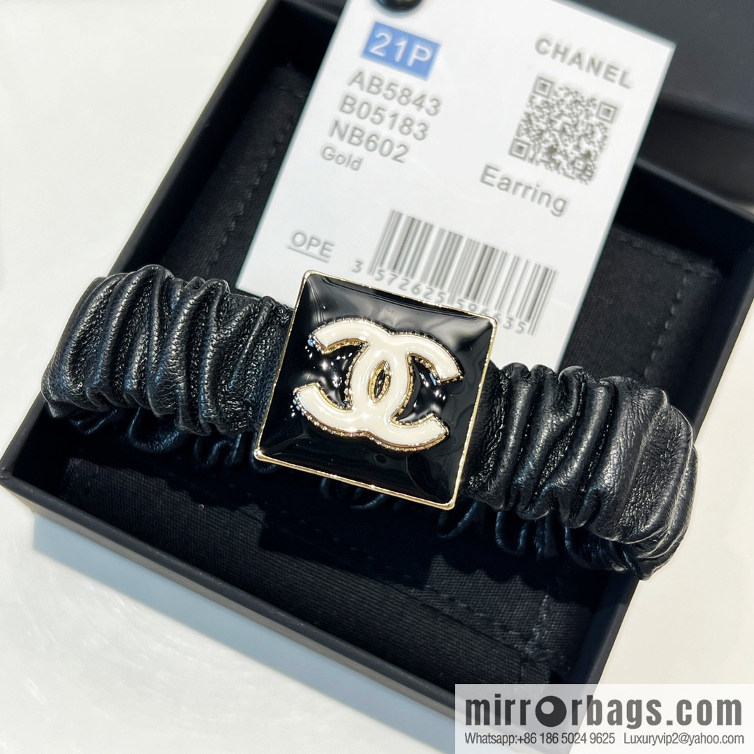 New ☑️ Chanel double c oil drop square small sheepskin hair rope, hand rope