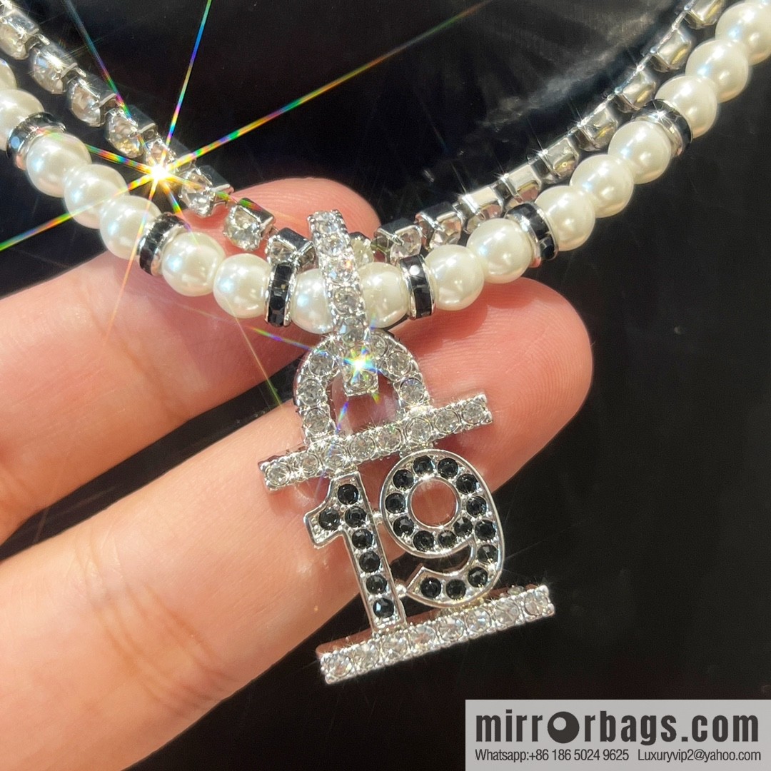 2021 new Chanel black diamond full diamond 19 pearl double layer necklace