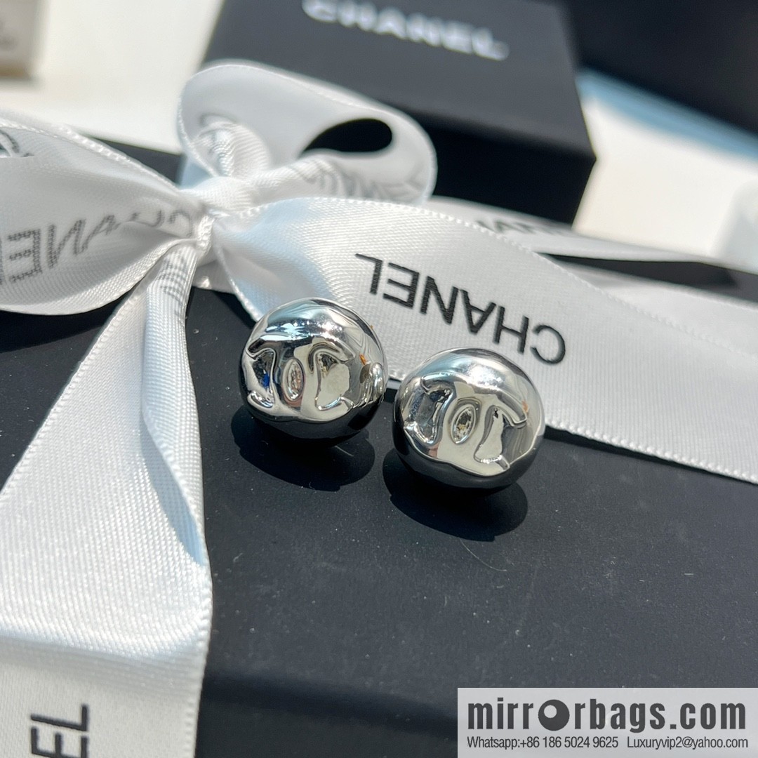 New ☑️ Chanel c1 double c glossy silver bead earrings