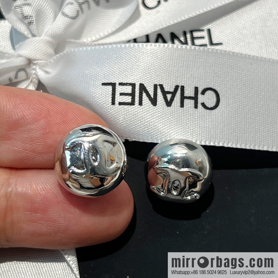 New ☑️ Chanel c1 double c glossy silver bead earrings