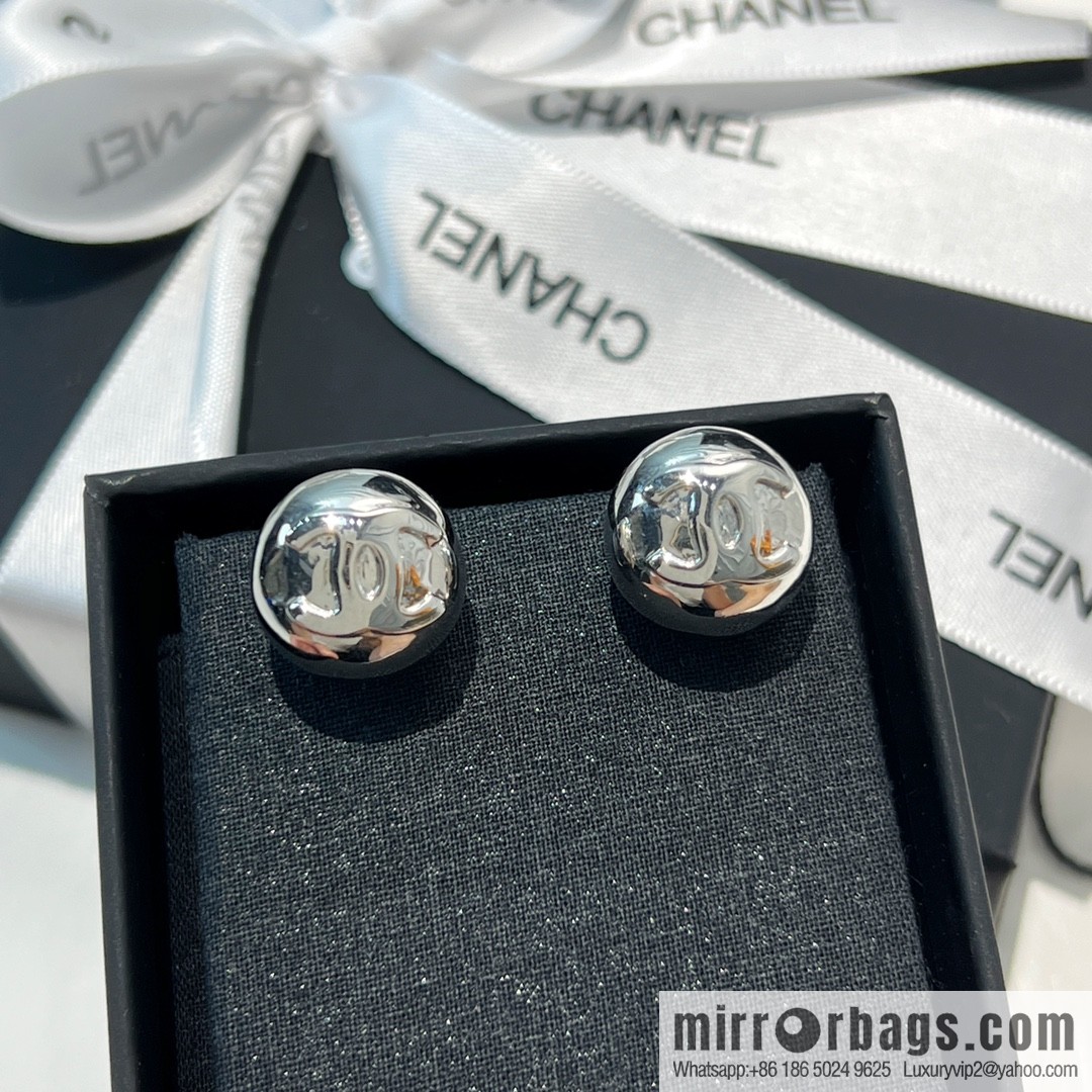 New ☑️ Chanel c1 double c glossy silver bead earrings