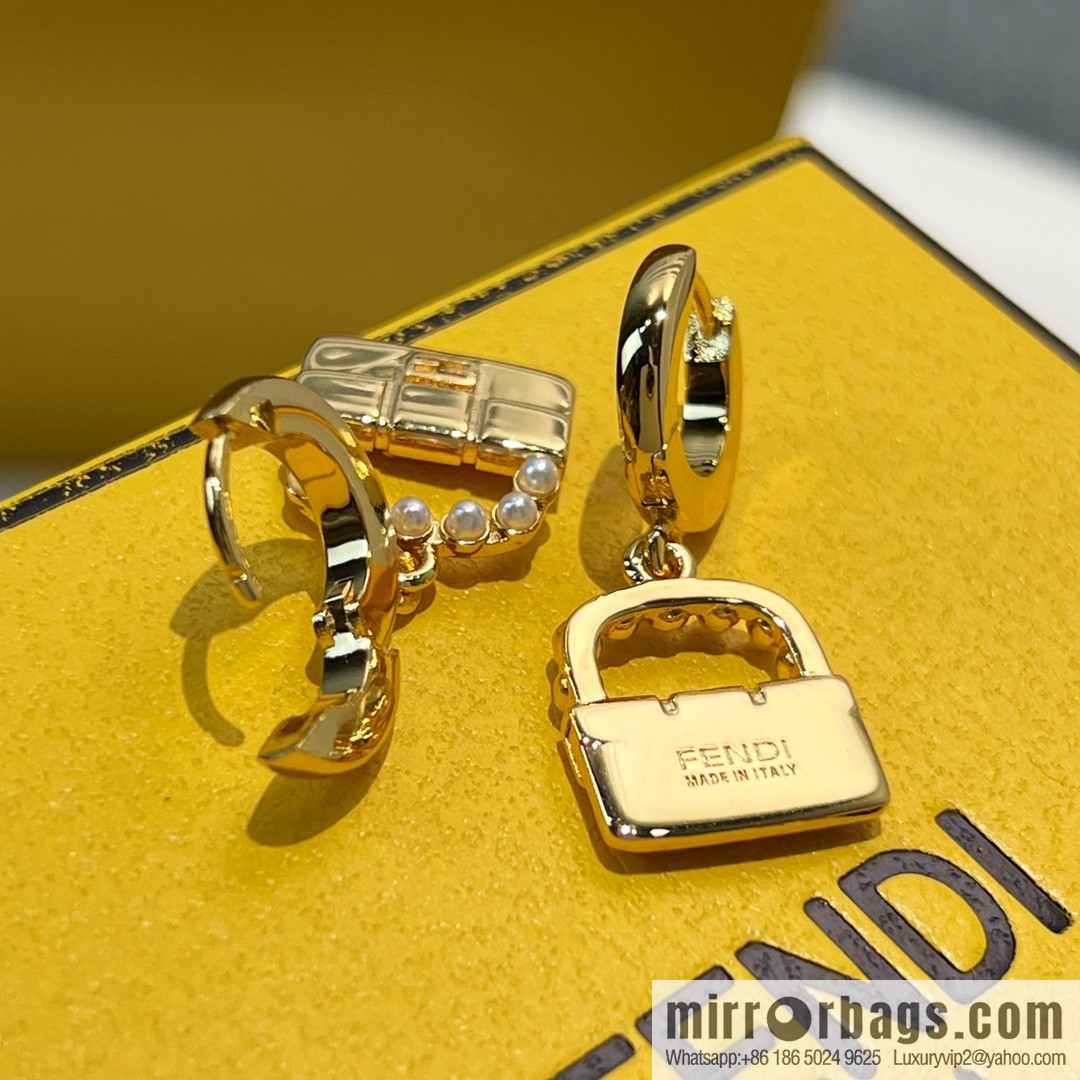 New FENDI Fendi pearl bag stud earrings