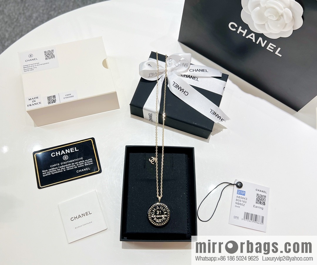 New ☑️ Chanel double c round acrylic letter necklace