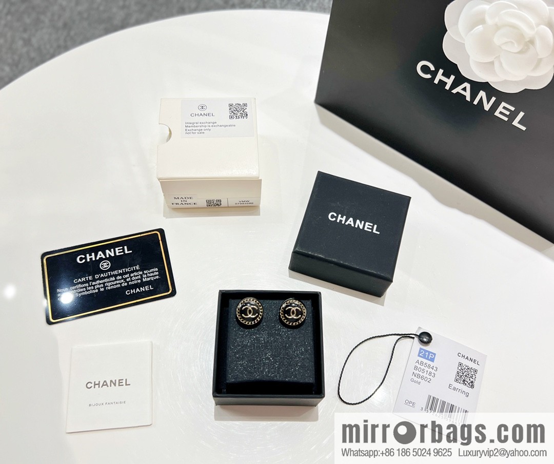 New ☑️ Chanel double c round acrylic stud earrings