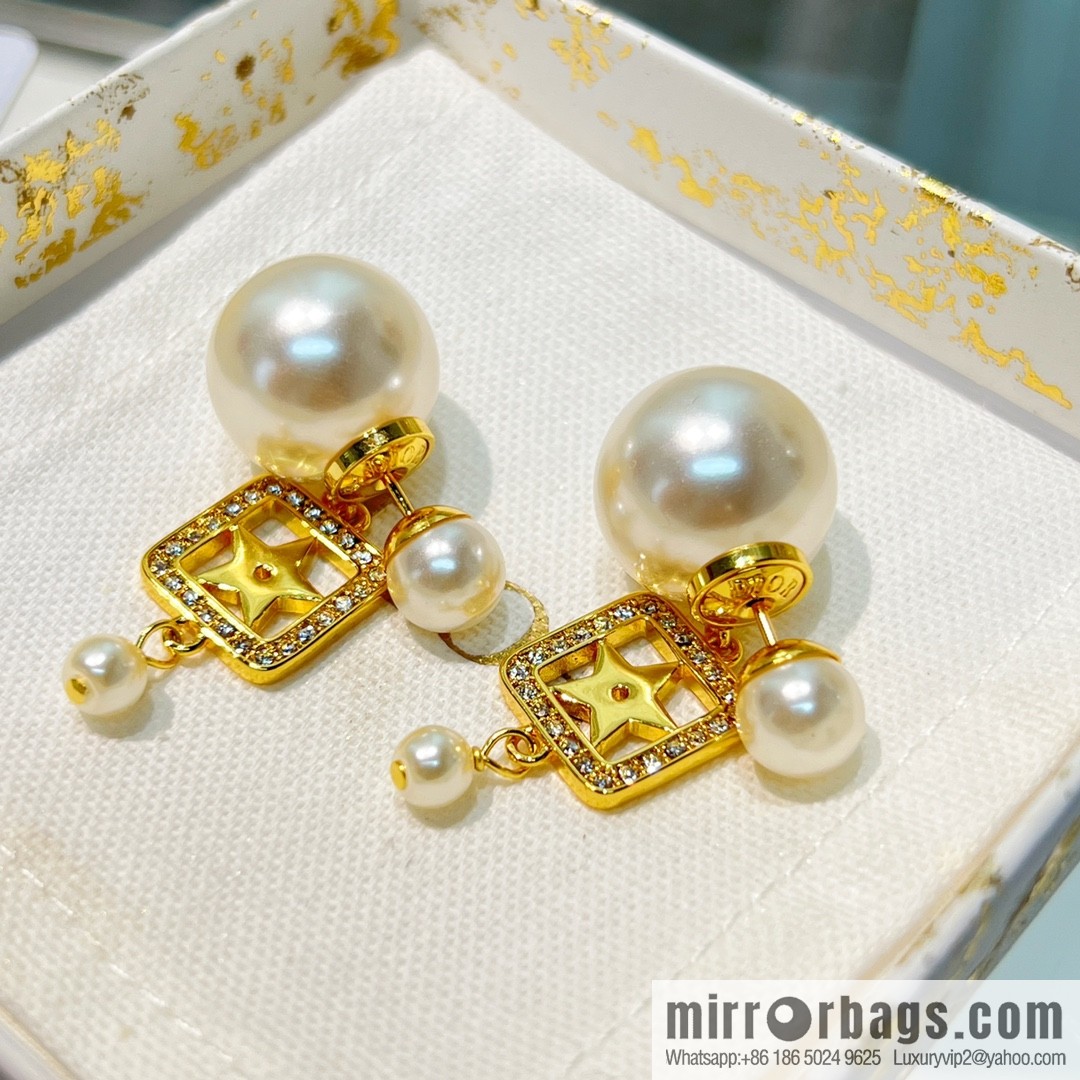 New ☑️ Dior square star size pearl stud earrings