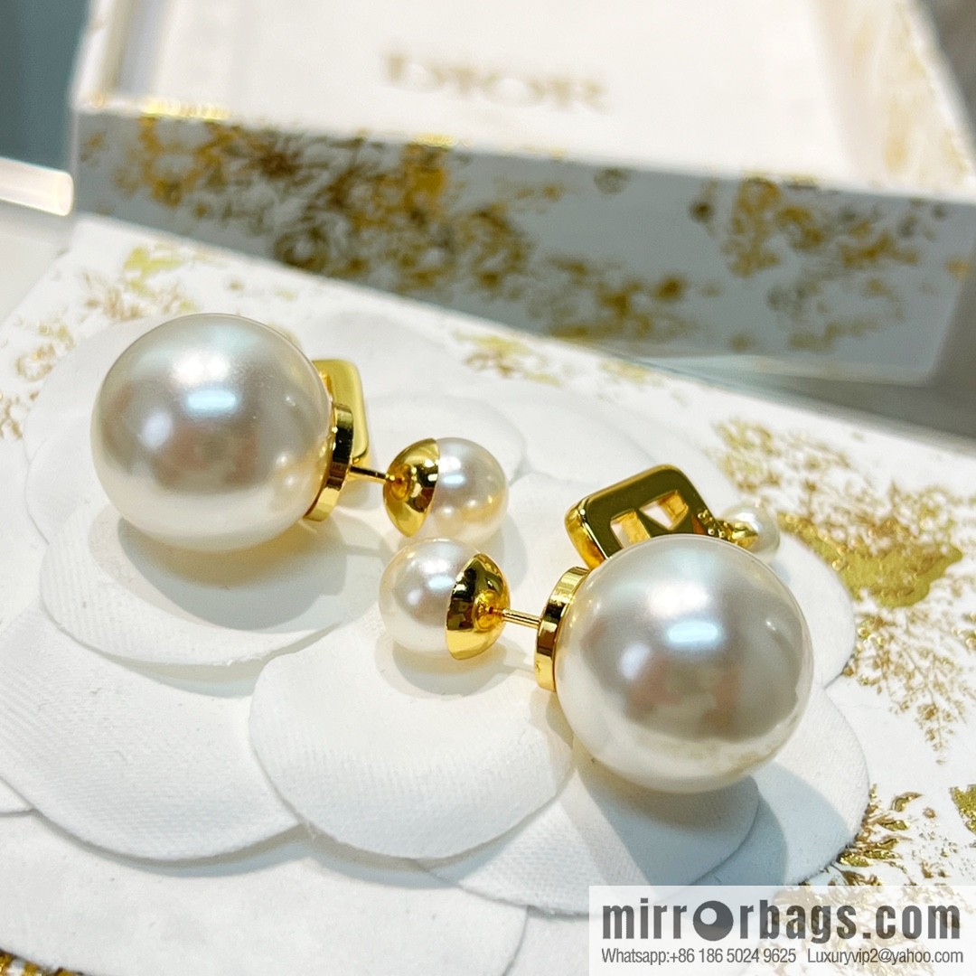 New ☑️ Dior square star size pearl stud earrings