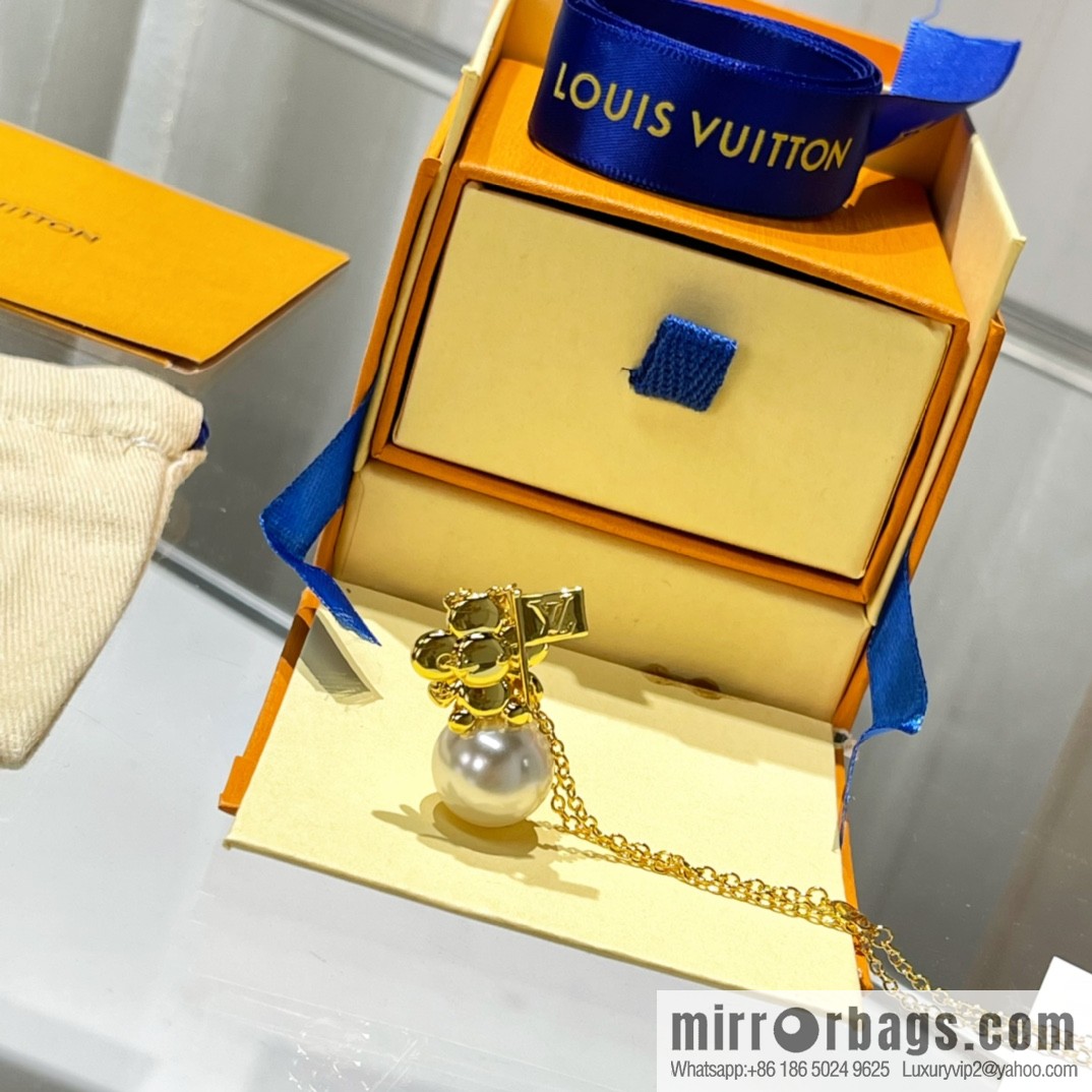 Louis Vuitton Louis Vuitton lv sunflower pearl necklace
