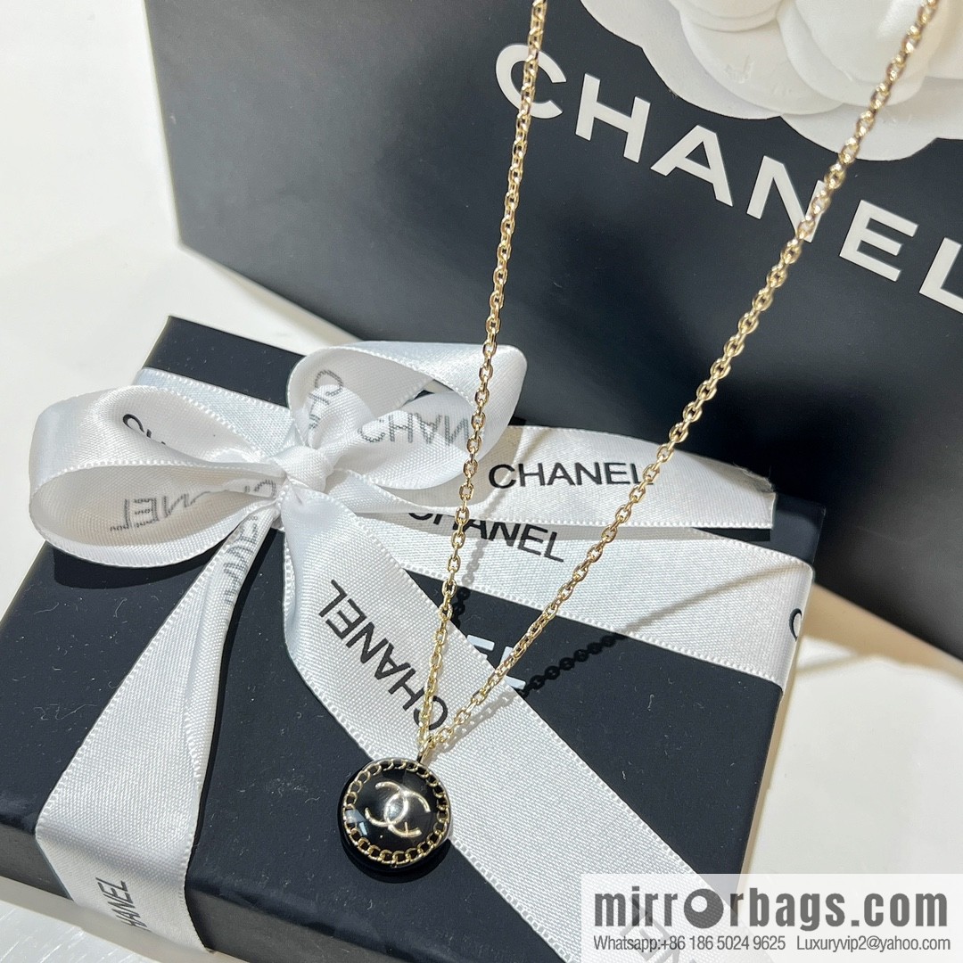 New ☑️ Chanel round necklace