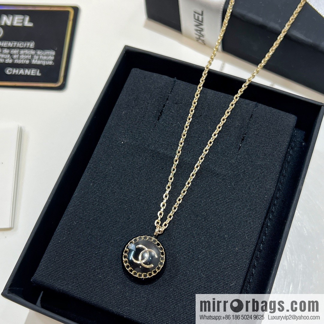 New ☑️ Chanel round necklace