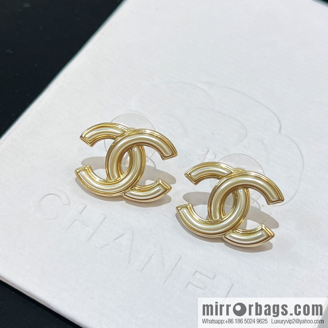 New ☑️ Chanel c1 double c stud earrings