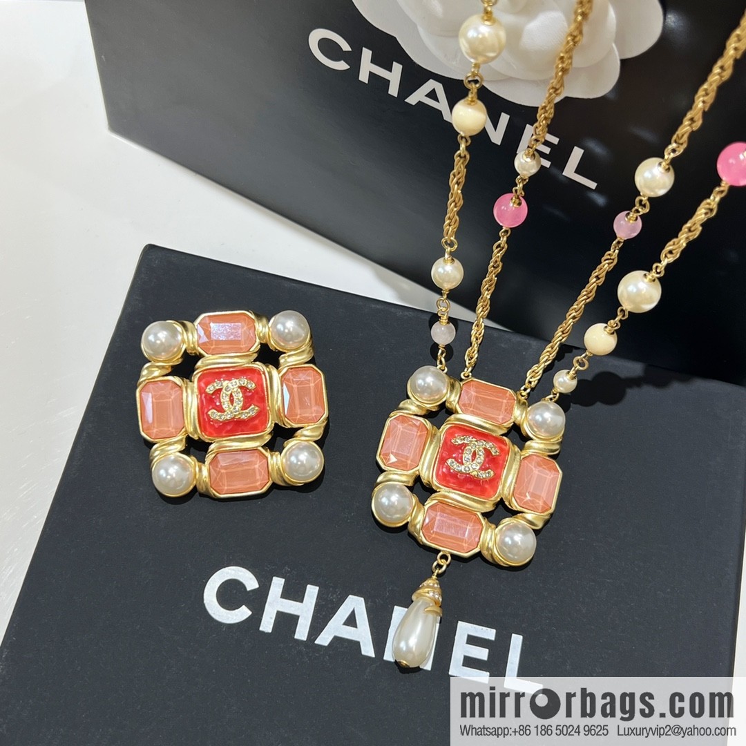New ☑️ Chanel double c colored pearl double necklace