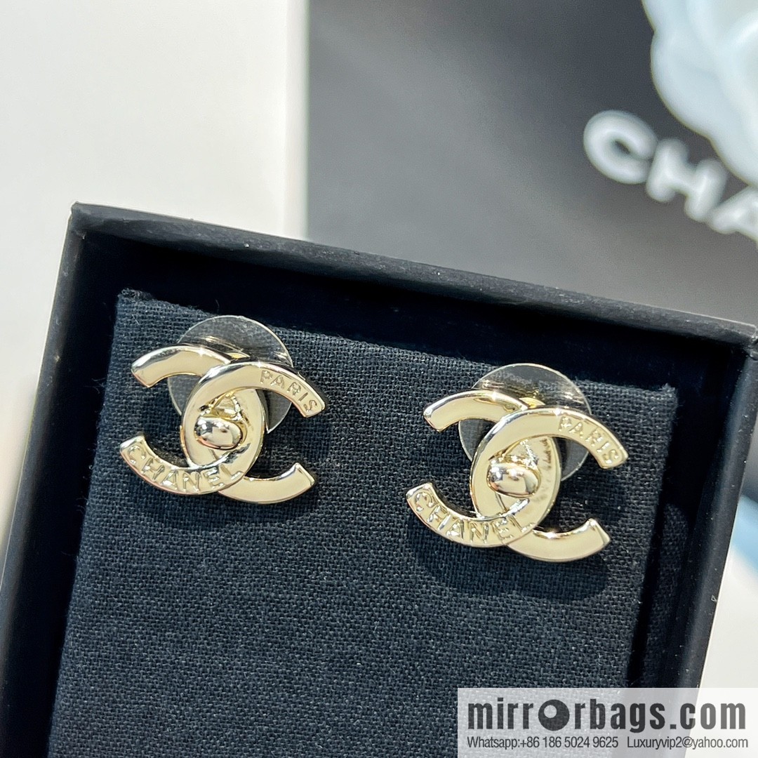 New ☑️ Chanel C1 gold double c stud earrings