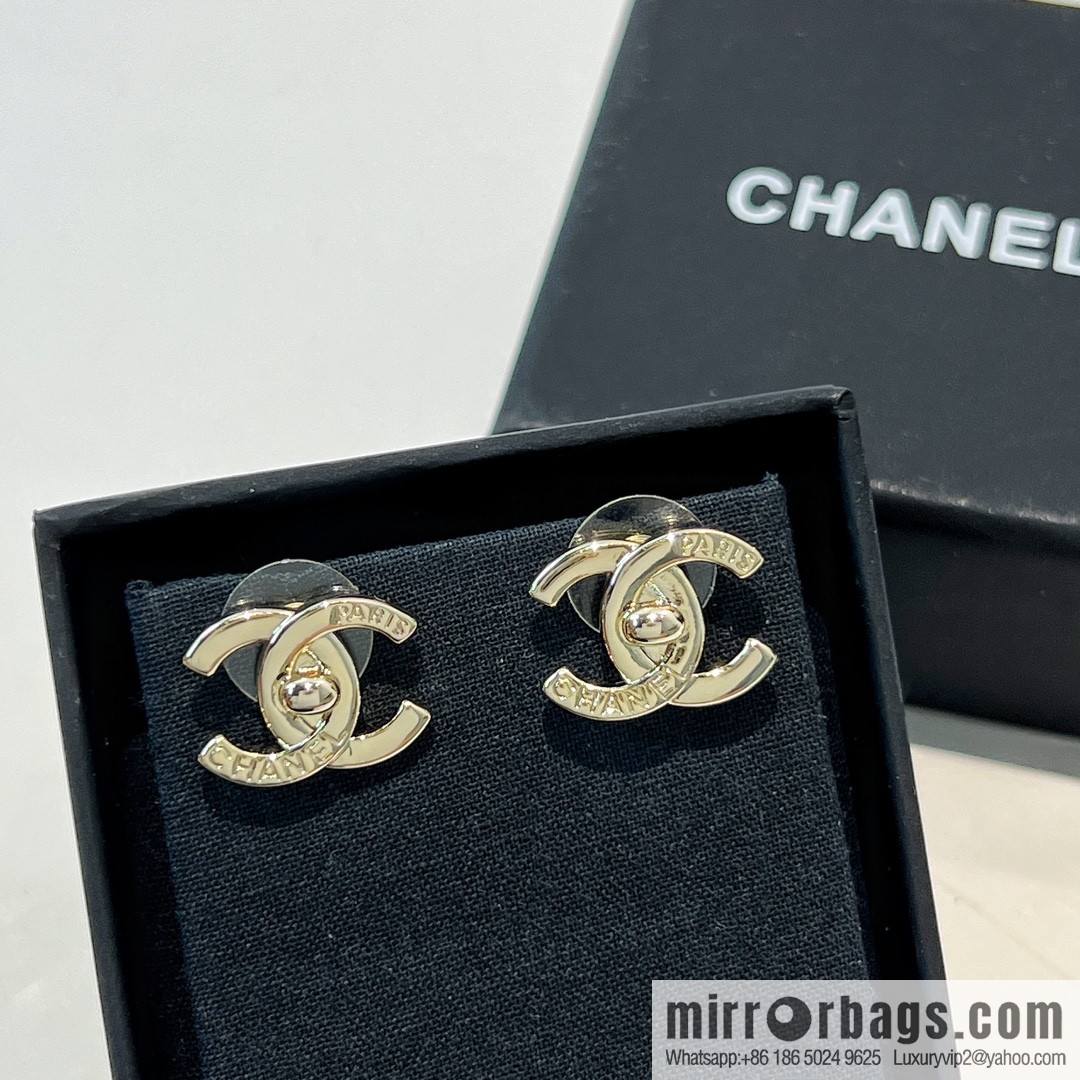 New ☑️ Chanel C1 gold double c stud earrings