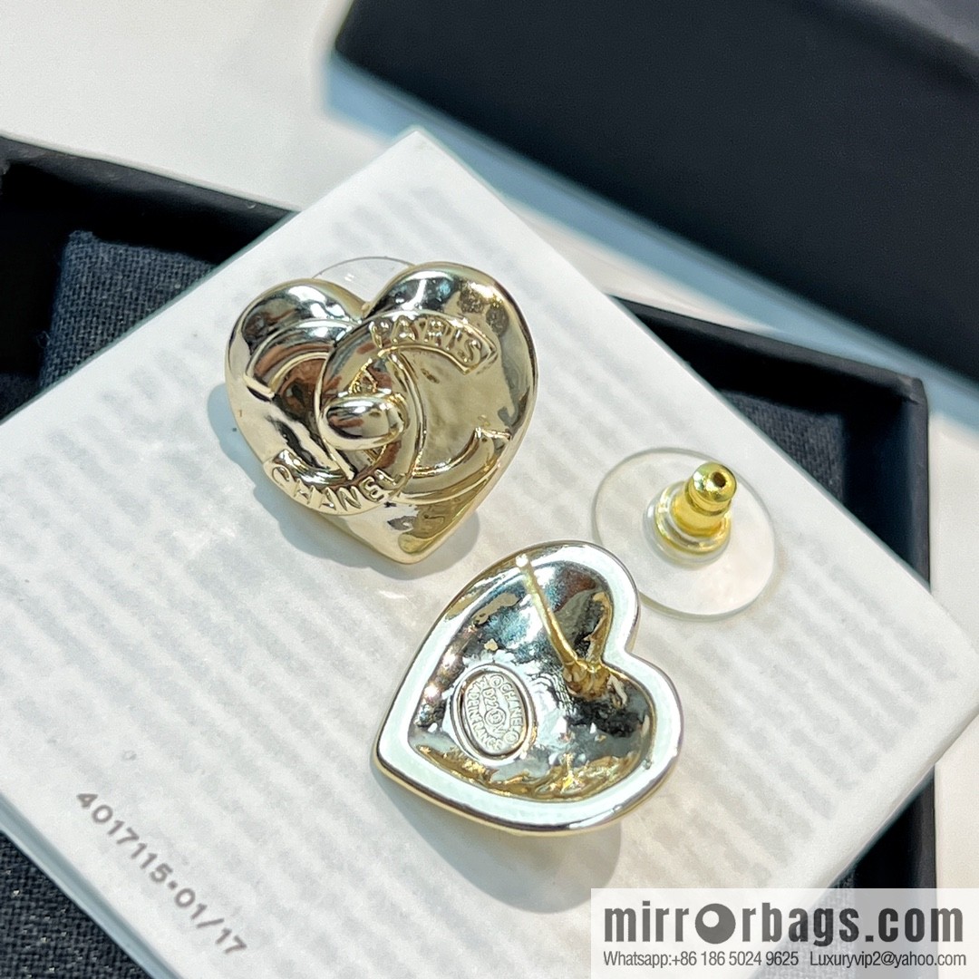 New ☑️ Chanel C1 gold double c peach heart stud earrings