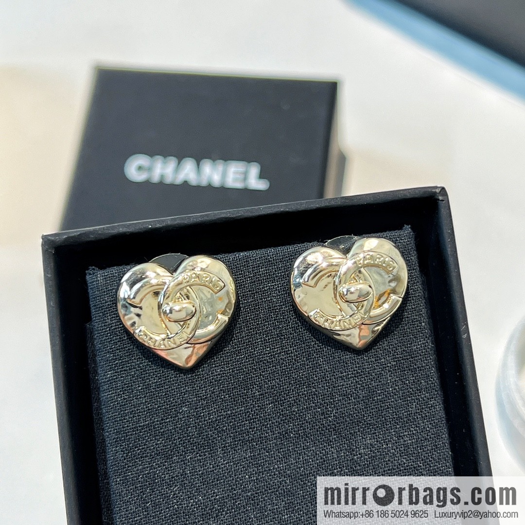 New ☑️ Chanel C1 gold double c peach heart stud earrings