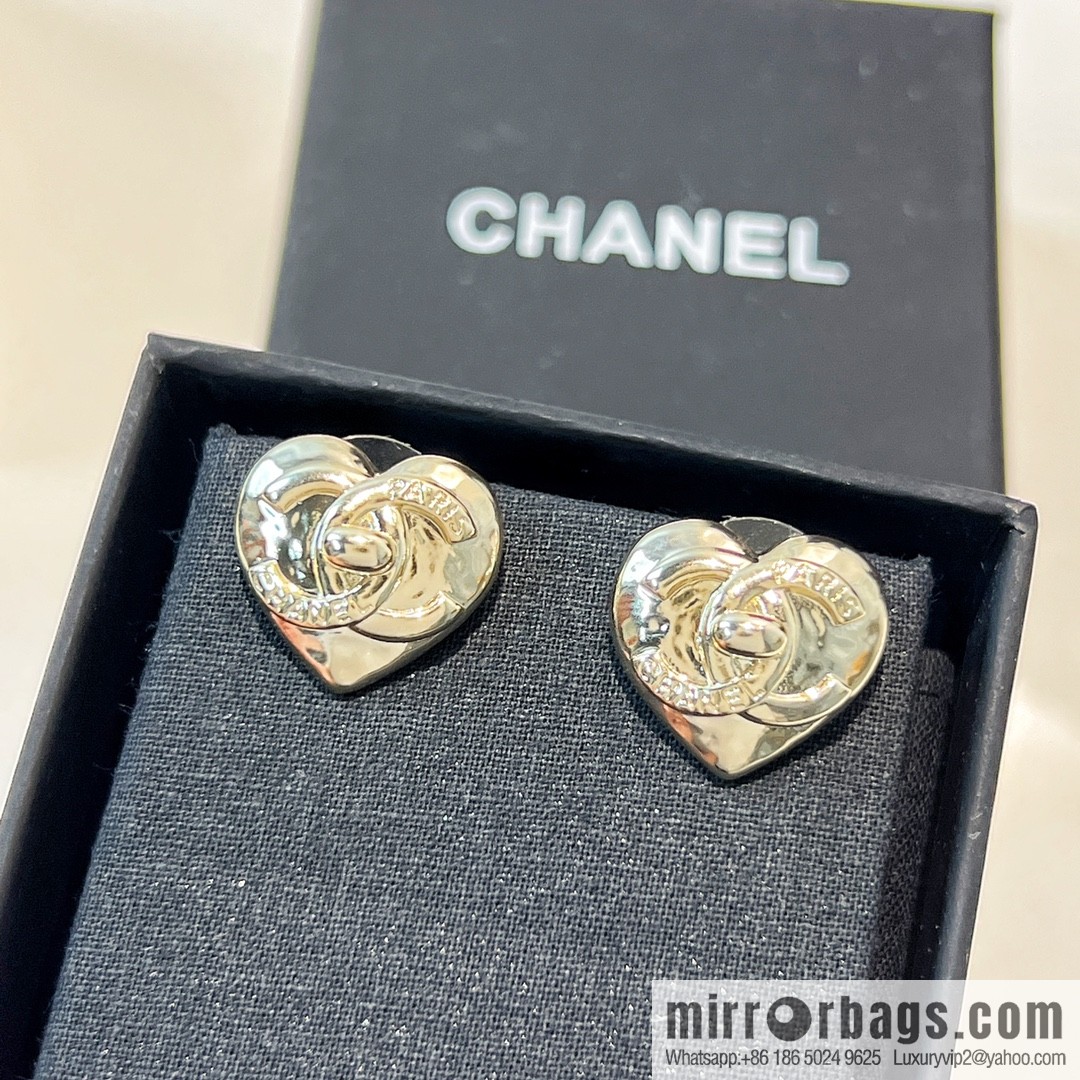 New ☑️ Chanel C1 gold double c peach heart stud earrings