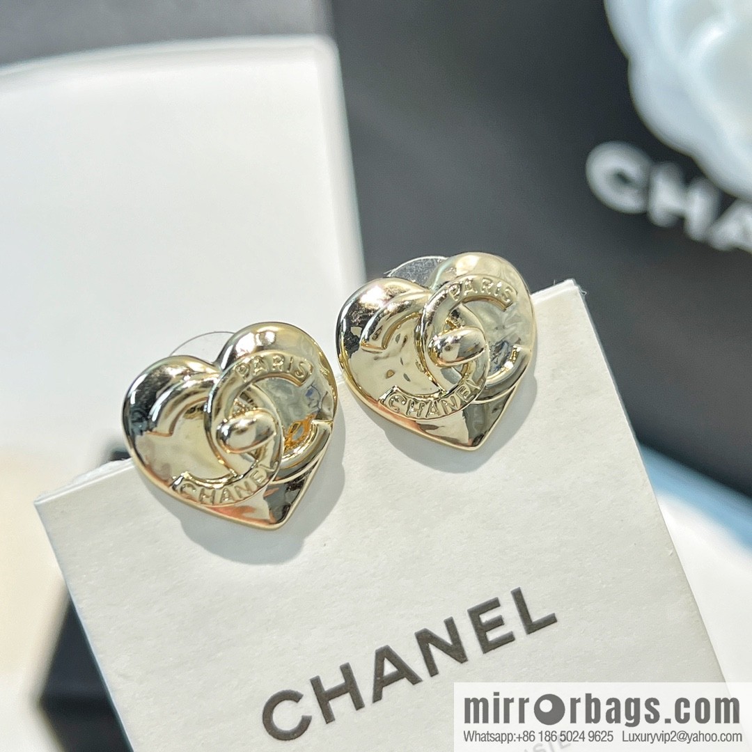New ☑️ Chanel C1 gold double c peach heart stud earrings