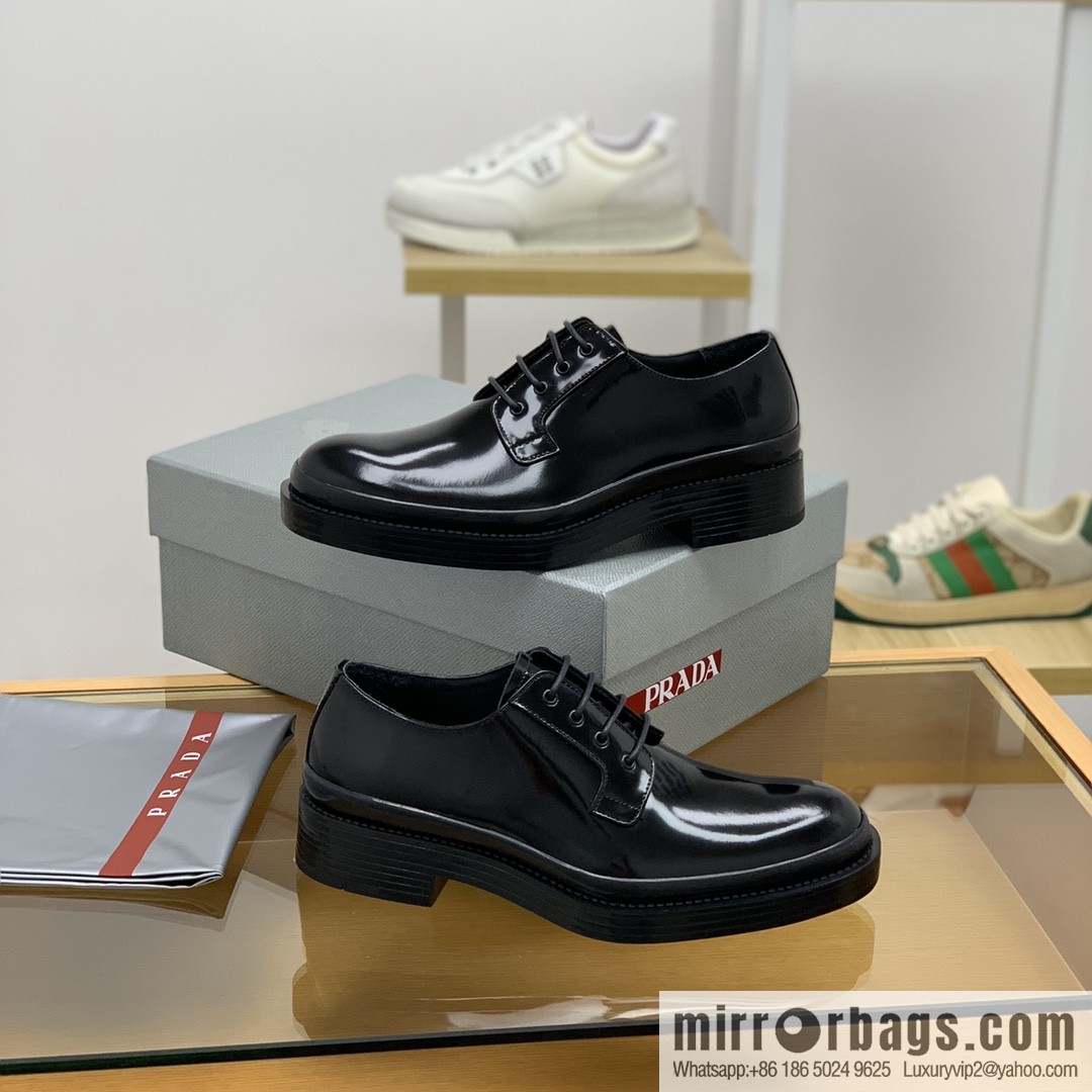 PRADA Prada selects leather to make men's derby shoes