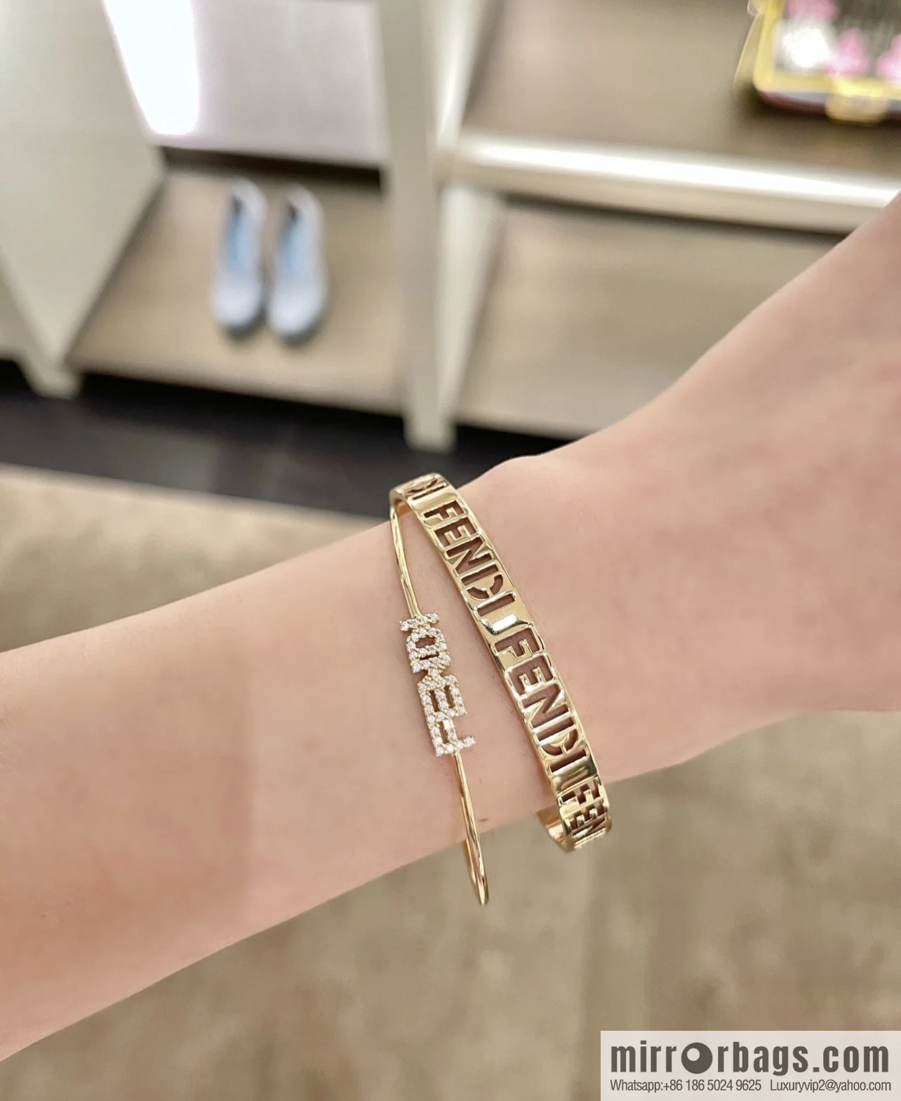 New FENDI Fendi full diamond letter bracelet bracelet