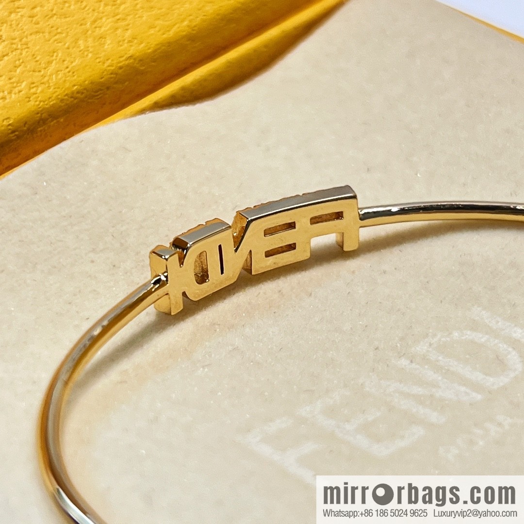 New FENDI Fendi full diamond letter bracelet bracelet