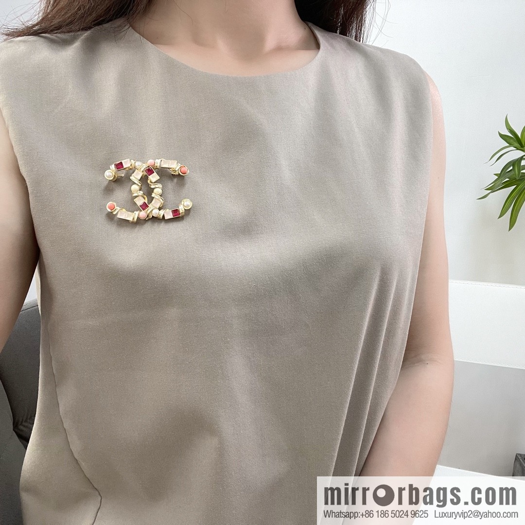 New ☑️ Chanel double c square diamond powder pearl brooch