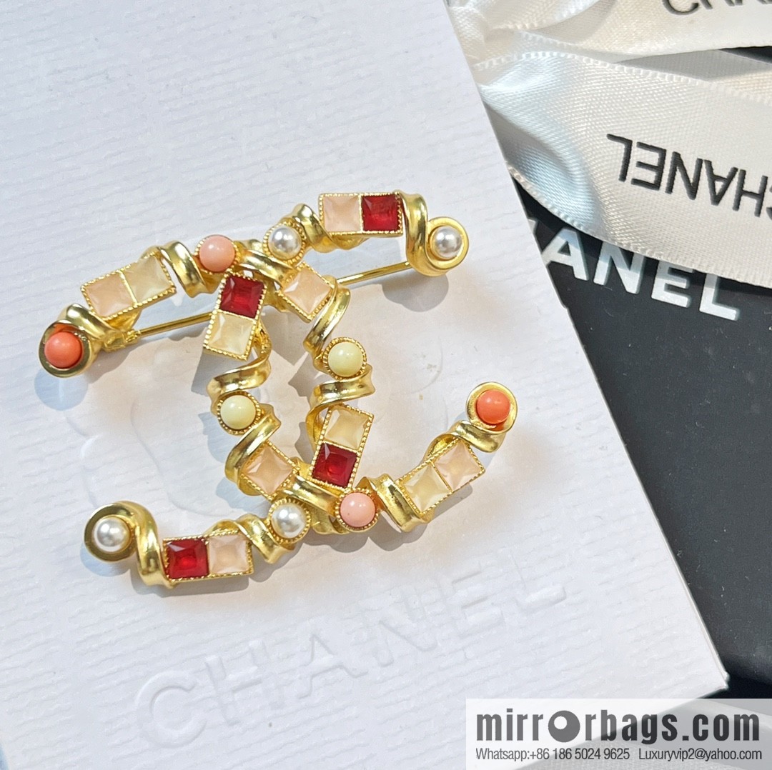 New ☑️ Chanel double c square diamond powder pearl brooch