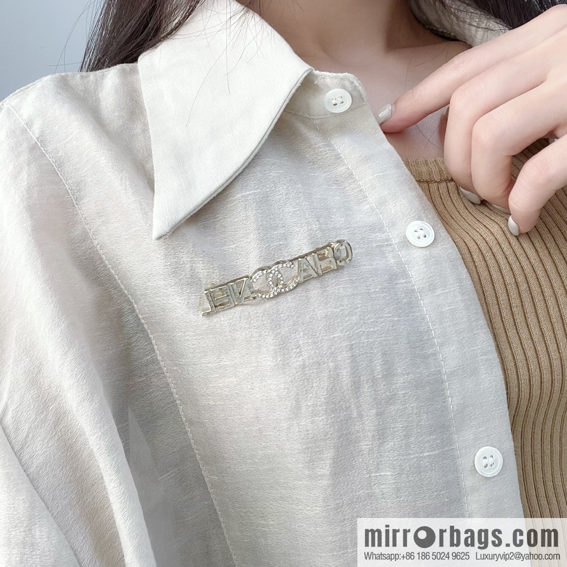 New ☑️ Chanel double c letter brooch
