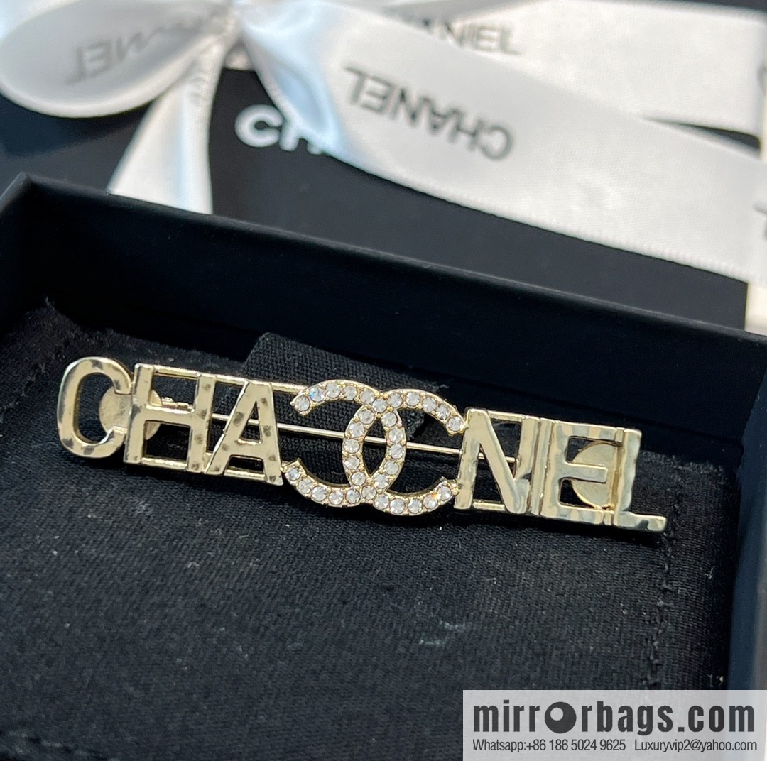 New ☑️ Chanel double c letter brooch