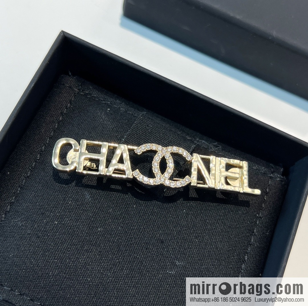 New ☑️ Chanel double c letter brooch