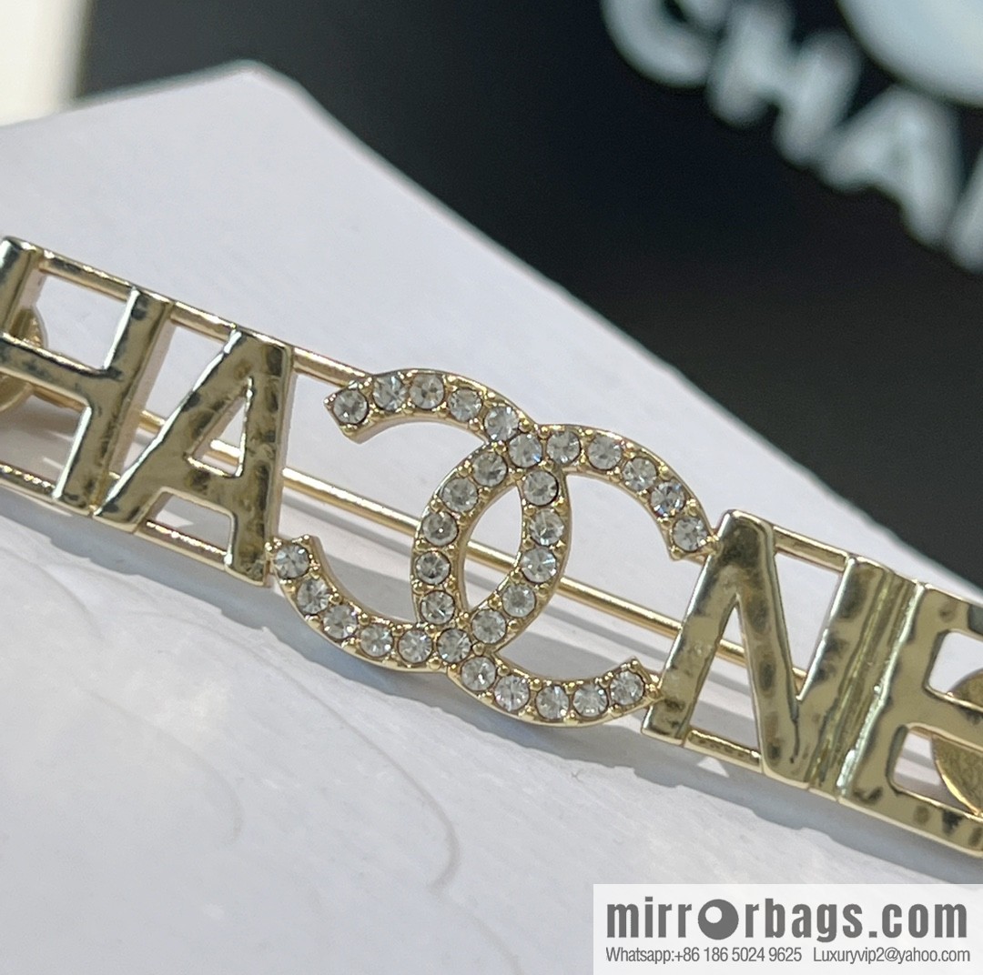 New ☑️ Chanel double c letter brooch