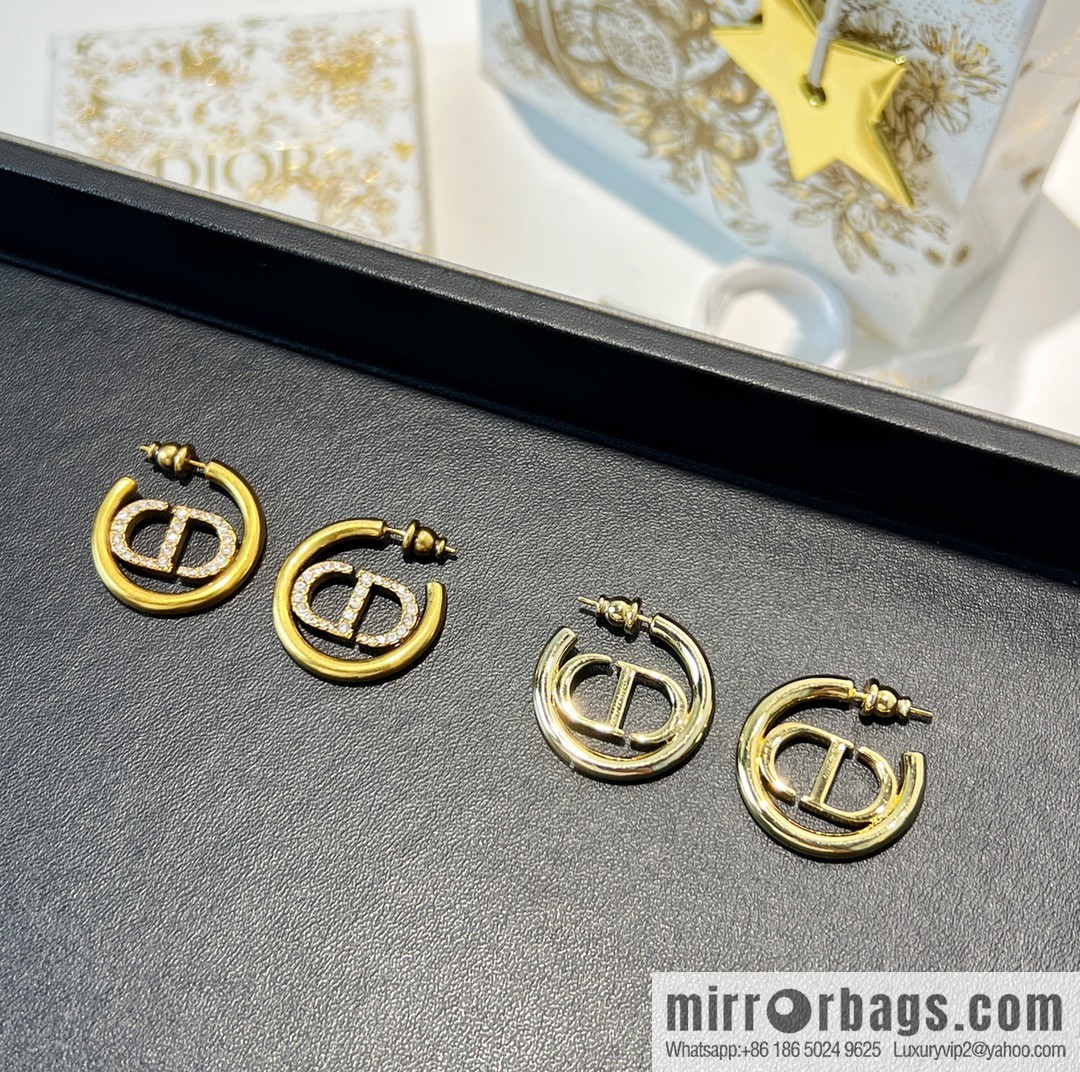 New ☑️ Dior CD stud earrings