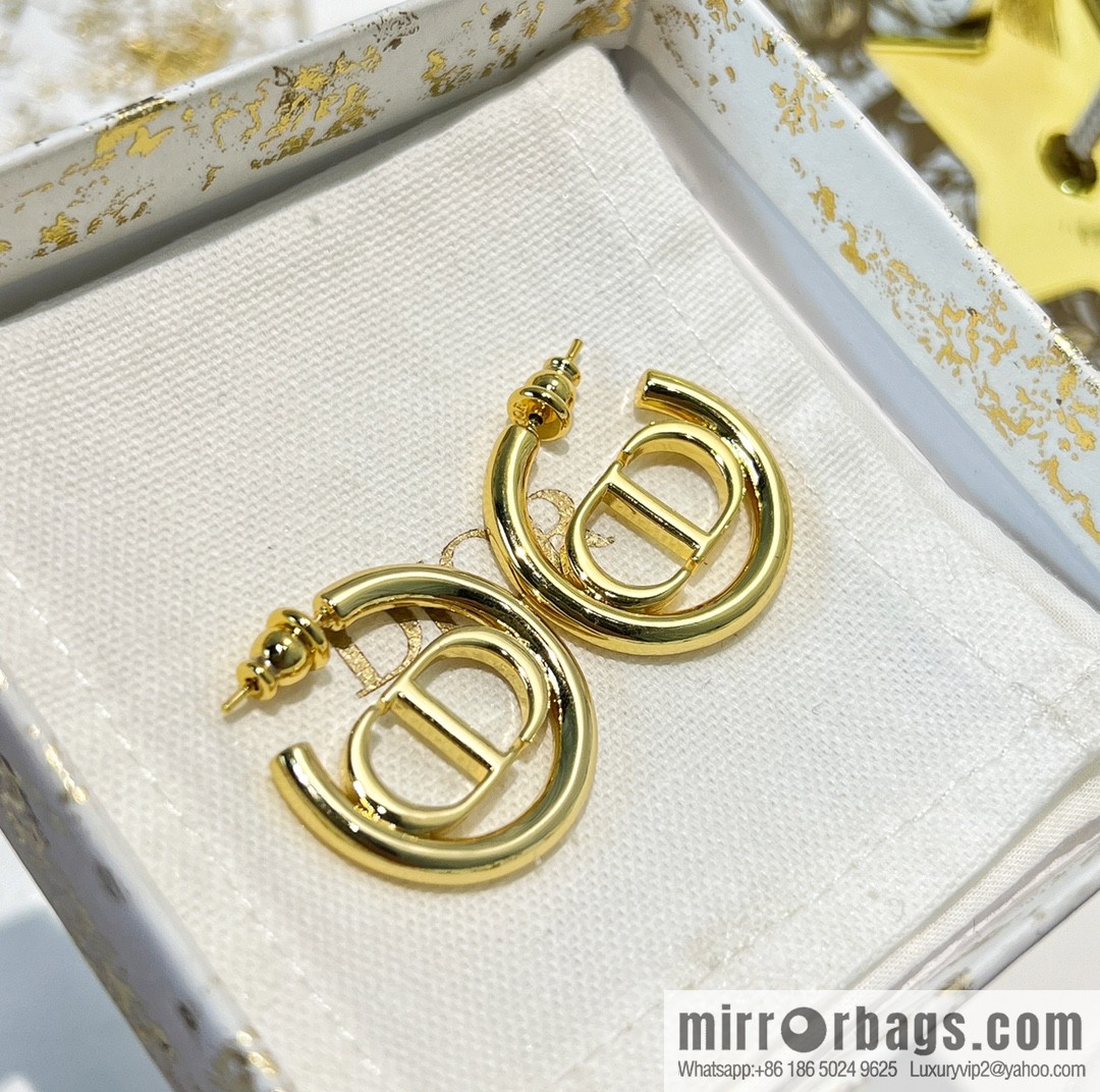 New ☑️ Dior CD stud earrings