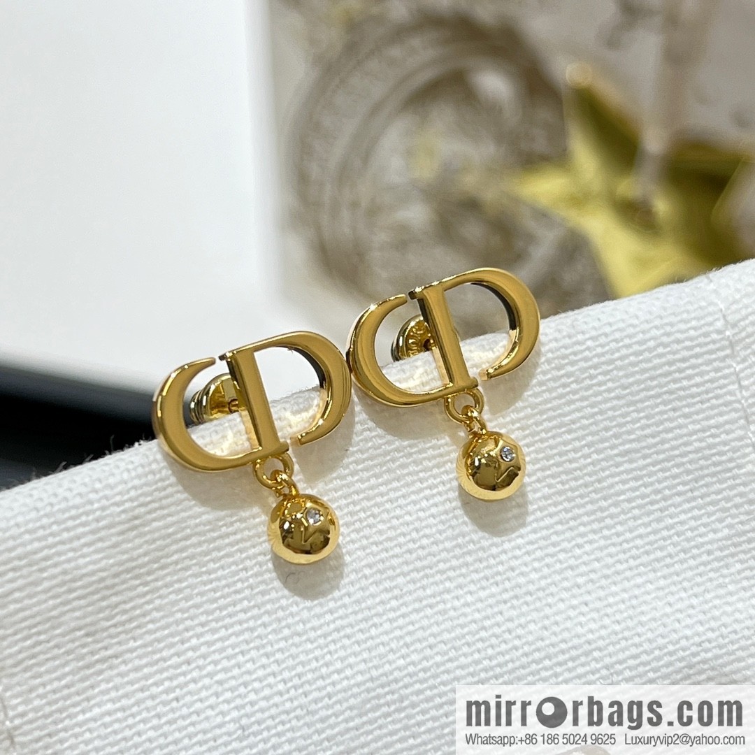 New ☑️ Dior CD stud earrings
