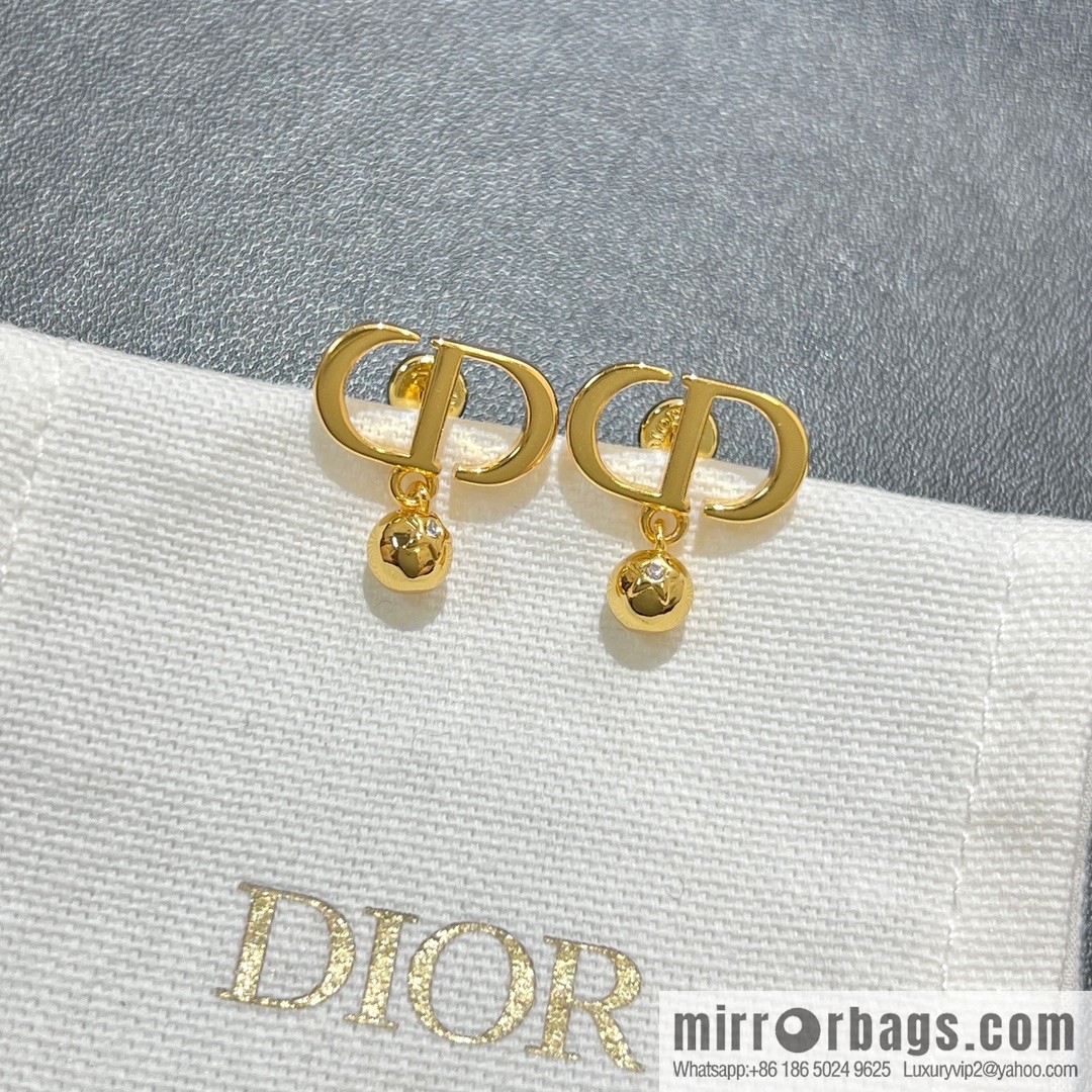 New ☑️ Dior CD stud earrings