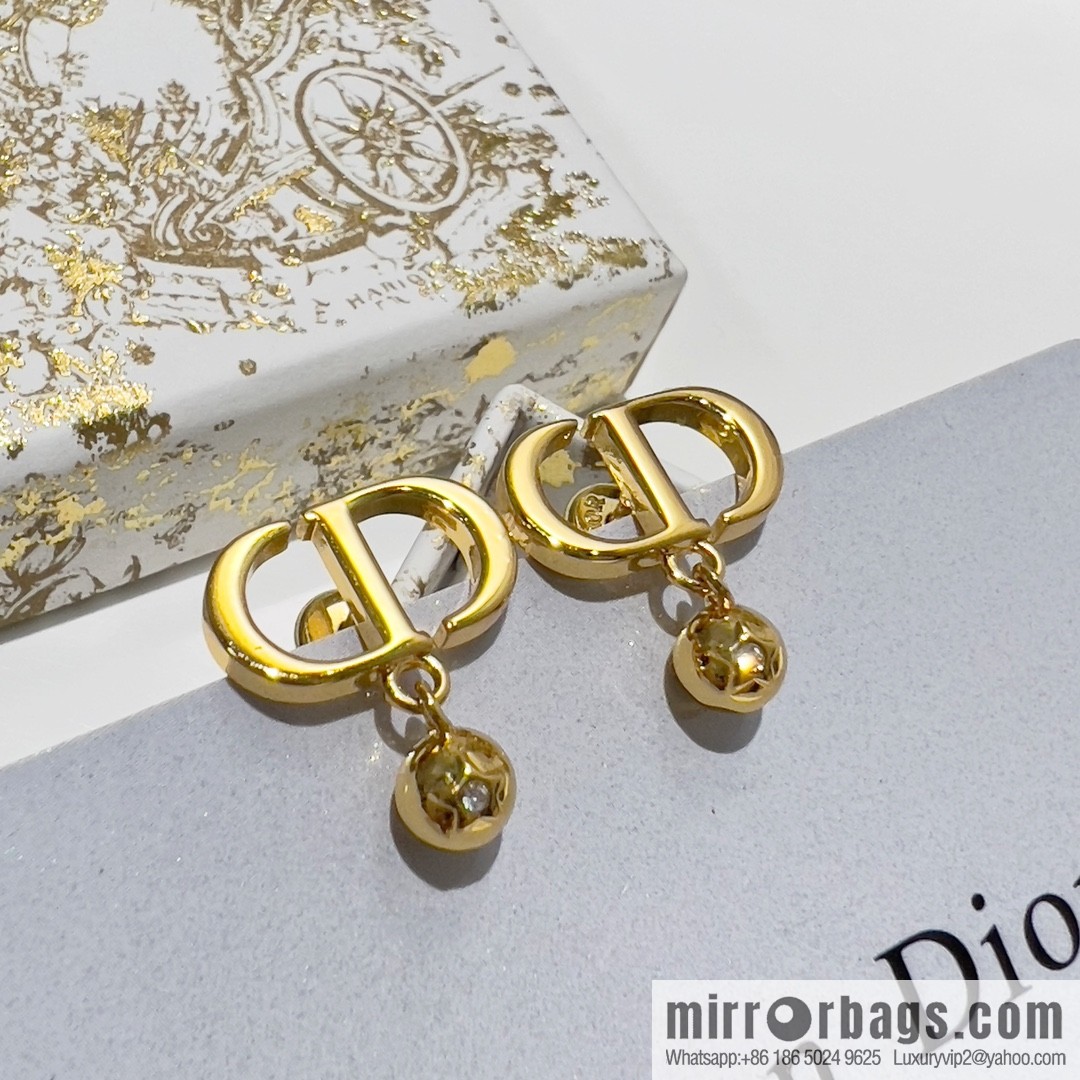 New ☑️ Dior CD stud earrings
