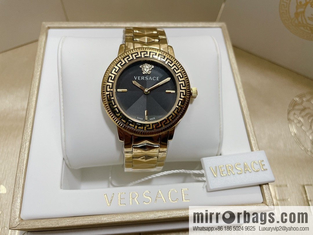 The new Versace V-TRIBUTE series, with a diameter of 36mm