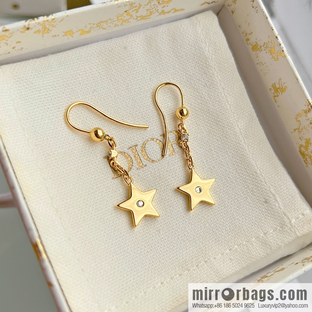 New ☑️ Dior star pentagram earrings