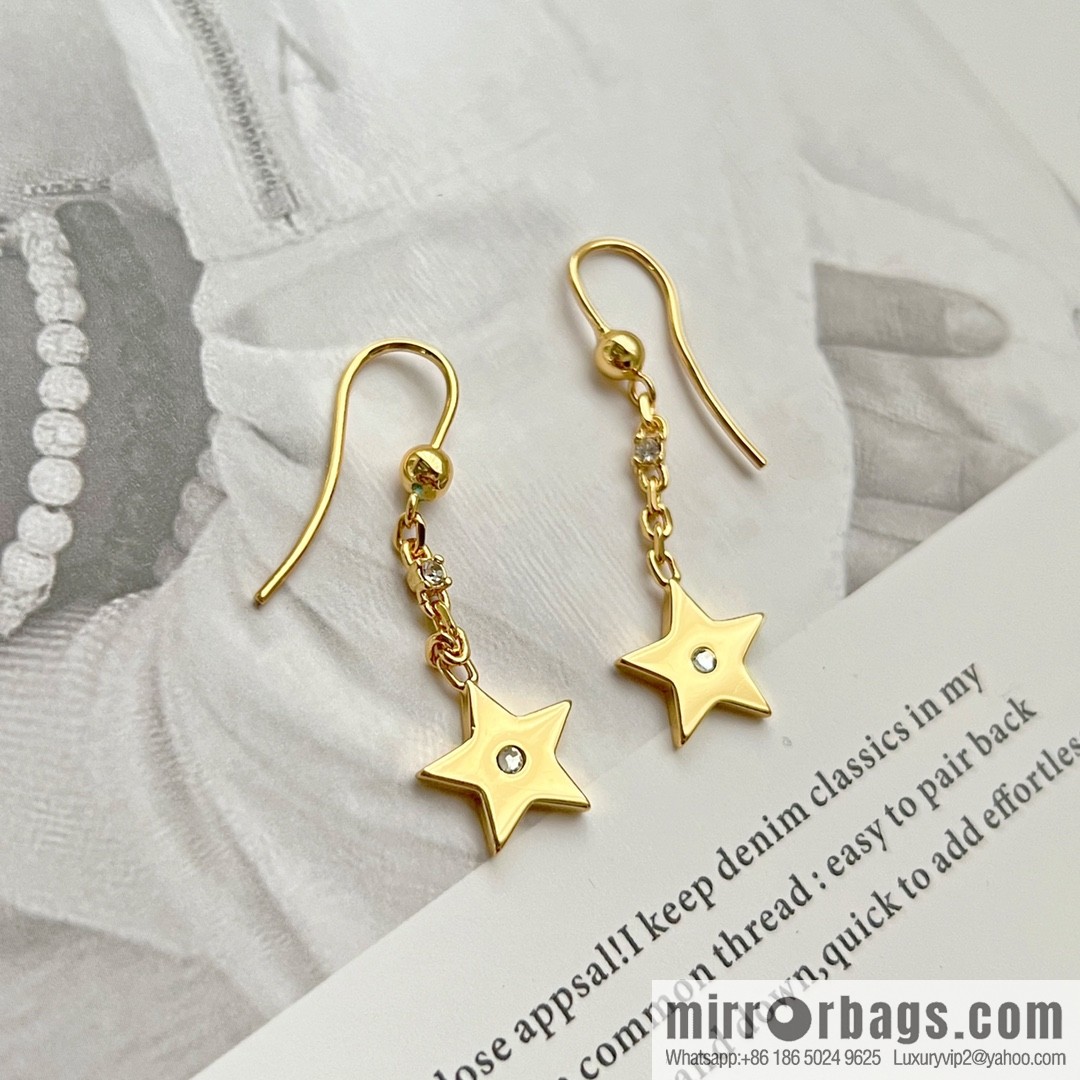 New ☑️ Dior star pentagram earrings