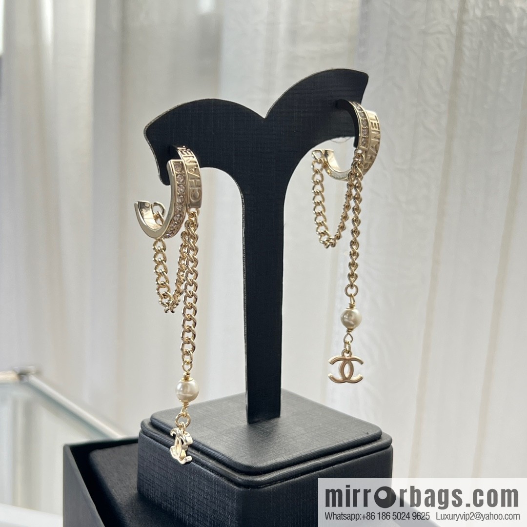 New ☑️ Chanel double c fringed pearl stud earrings