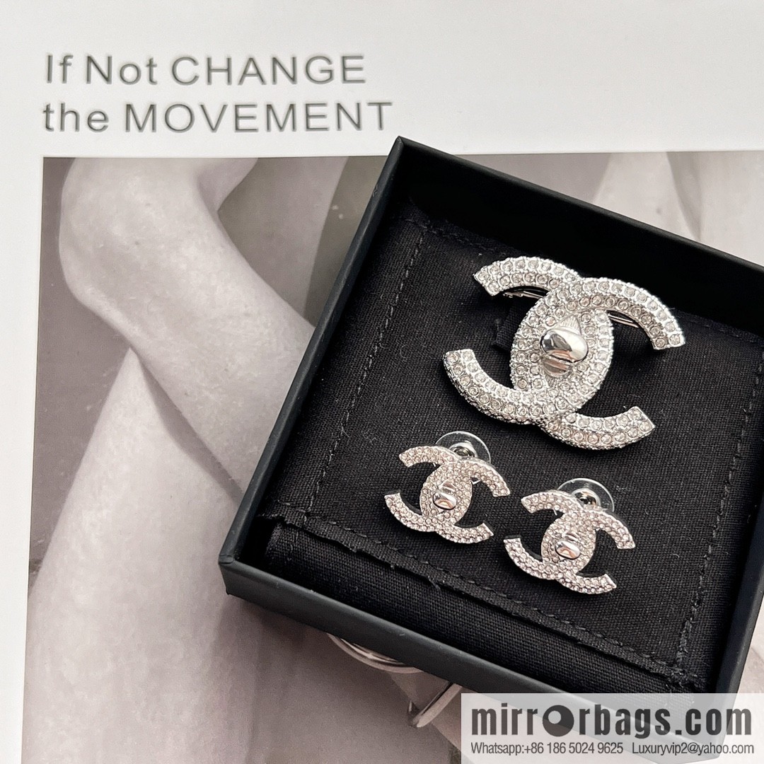 New ☑️ Chanel double c full diamond stud earrings brooch