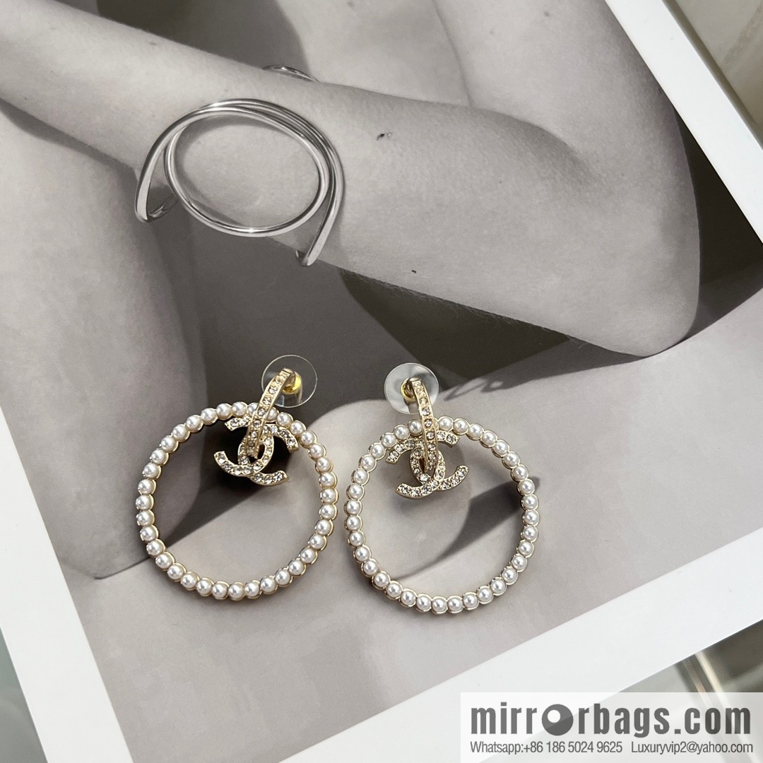 New ☑️ Chanel c2 double c round pearl stud earrings