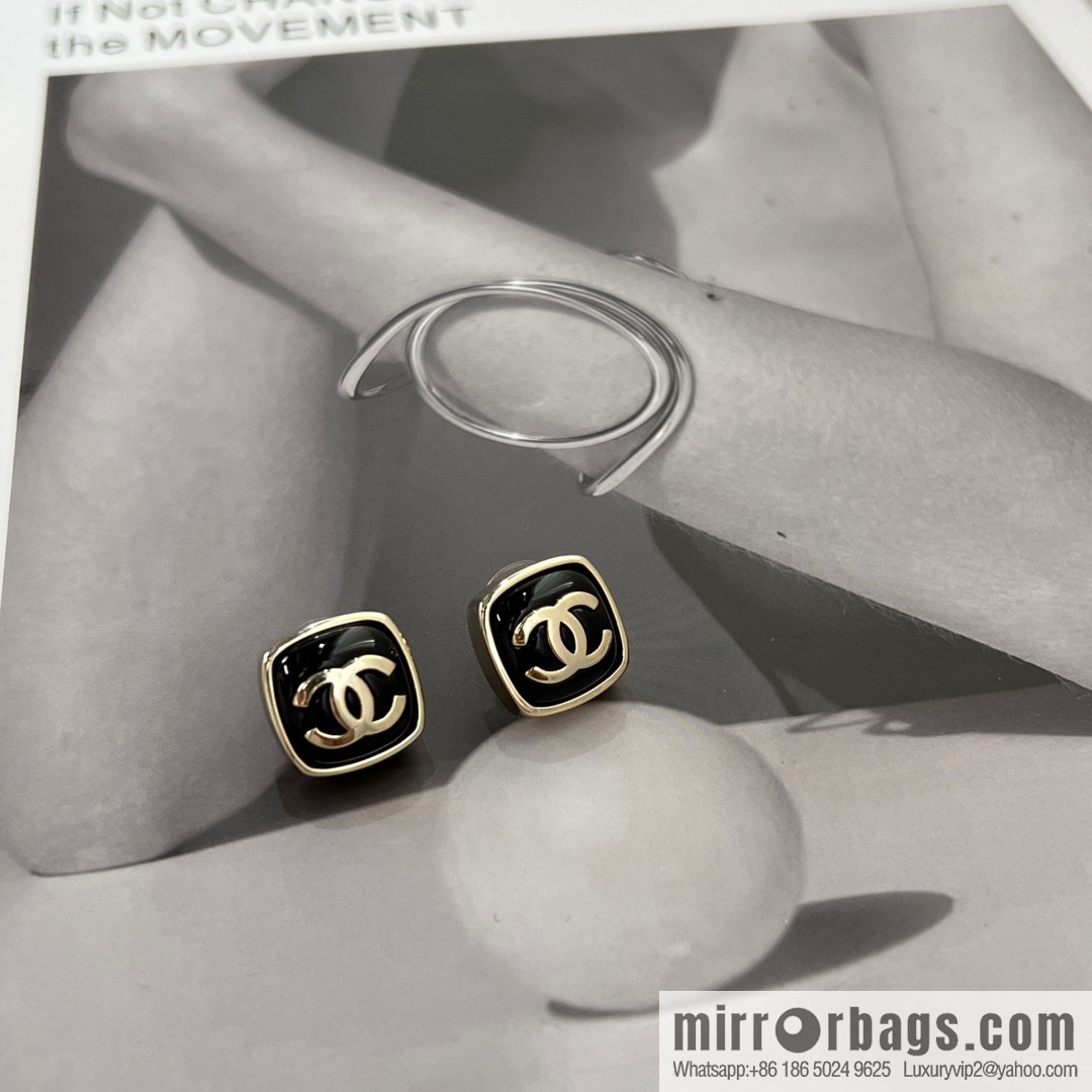 New ☑️ Chanel c1 double c square stud earrings