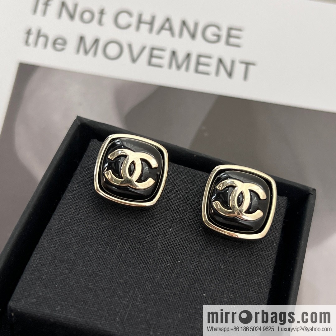 New ☑️ Chanel c1 double c square stud earrings