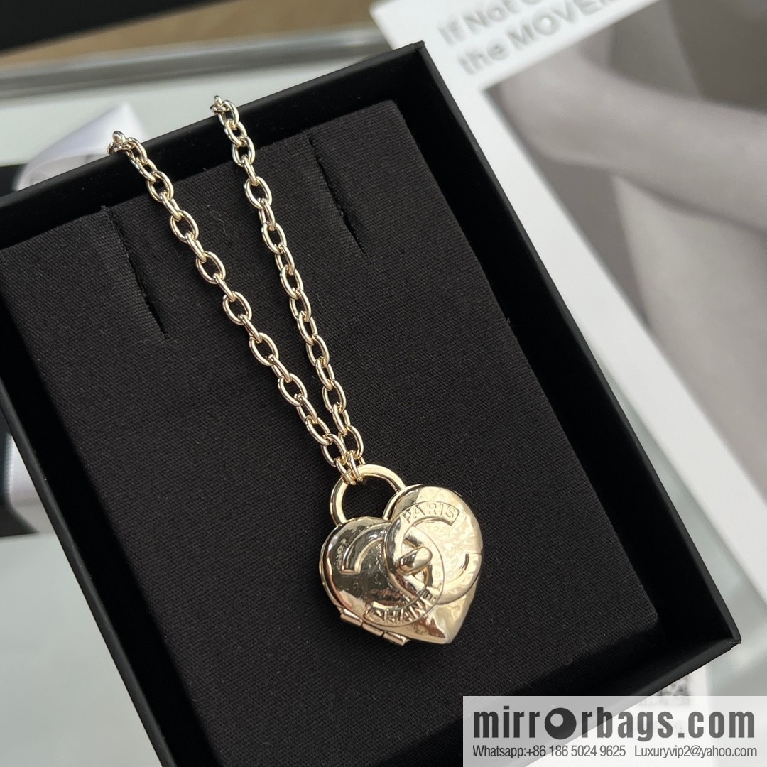 New ☑️ Chanel gold double c peach heart love necklace sweater chain