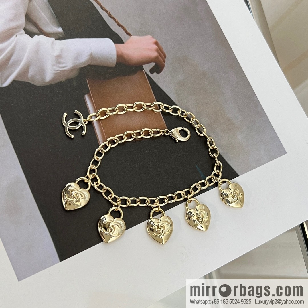 New ☑️ Chanel heart love bracelet