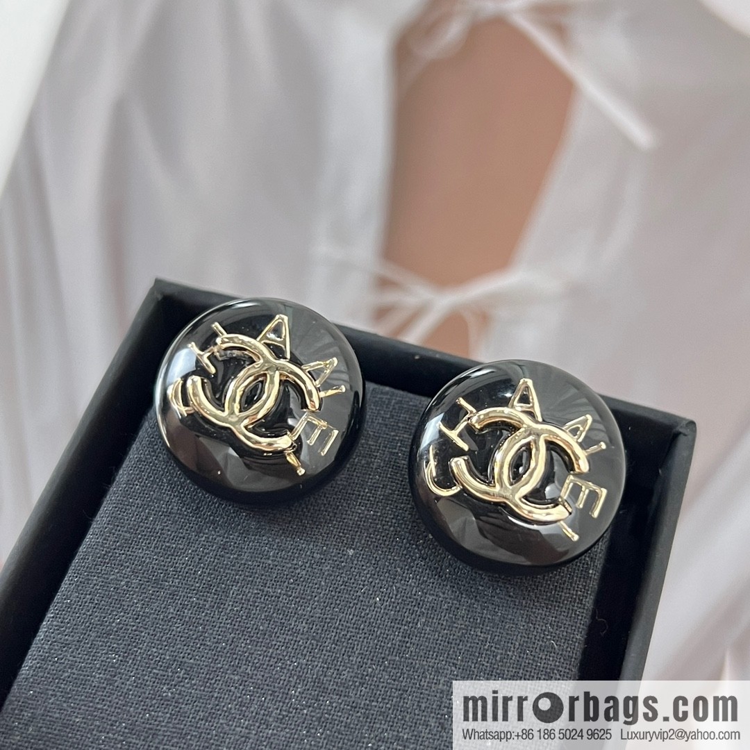 New ☑️ Chanel C1 double c round acrylic stud earrings